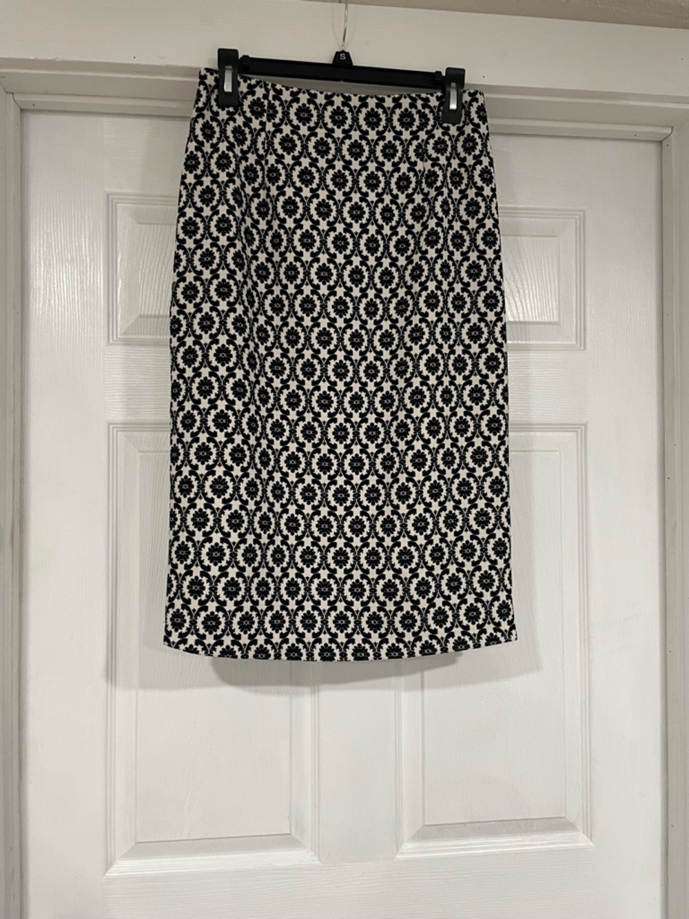 Dainty Jewells Black and White Floral Geometric Pencil Skirt